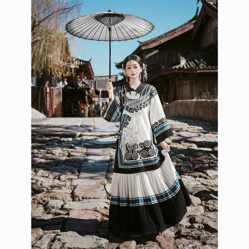 苗疆少女黑色彝族民族风云南少数民族服装女写真拍照影楼摄影服饰
