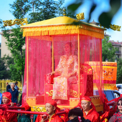 婚庆道具十六抬大花轿子式婚礼八抬龙椅步辇汉唐凤撵銮驾镂空轿