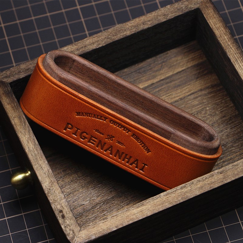 真皮实木名片座名片夹 办公文具创意桌面卡片盒T 商务名片架木质