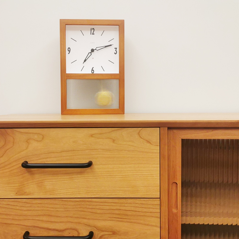 实木日式b客厅挂钟卧室复古静音桌面摆钟木质钟表轻奢家用台式座