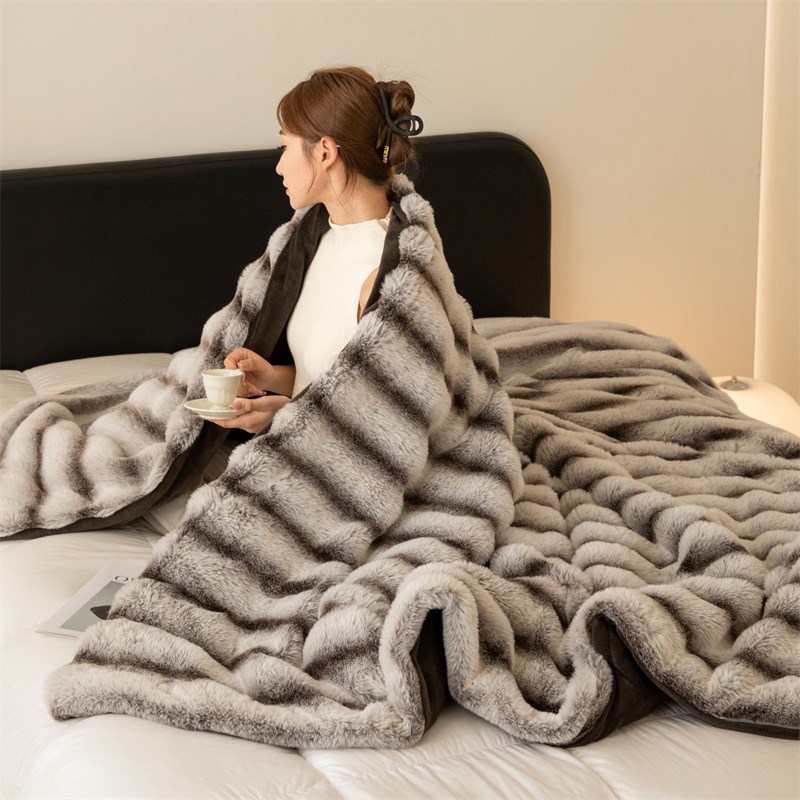 A类兔毛绒加厚i保暖冬季绒盖毯牛奶绒办公午睡沙发毯子珊瑚绒毛毯