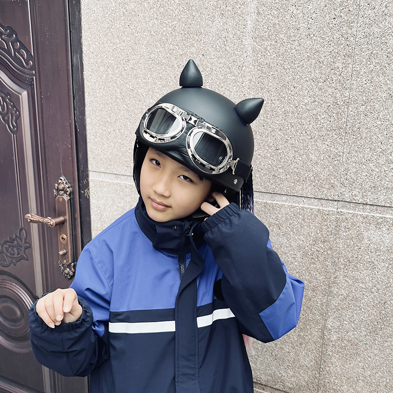 安全头盔个性f改装机车摩托外卖滑雪头盔恶魔角鹿角装饰马尾辫假