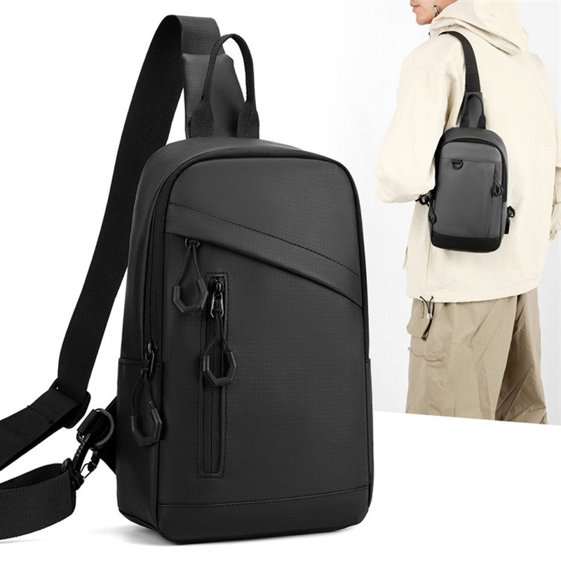 新款斜挎包男士胸包皮膜潮男胸前包休闲挂包时尚男包百搭轻便挎包