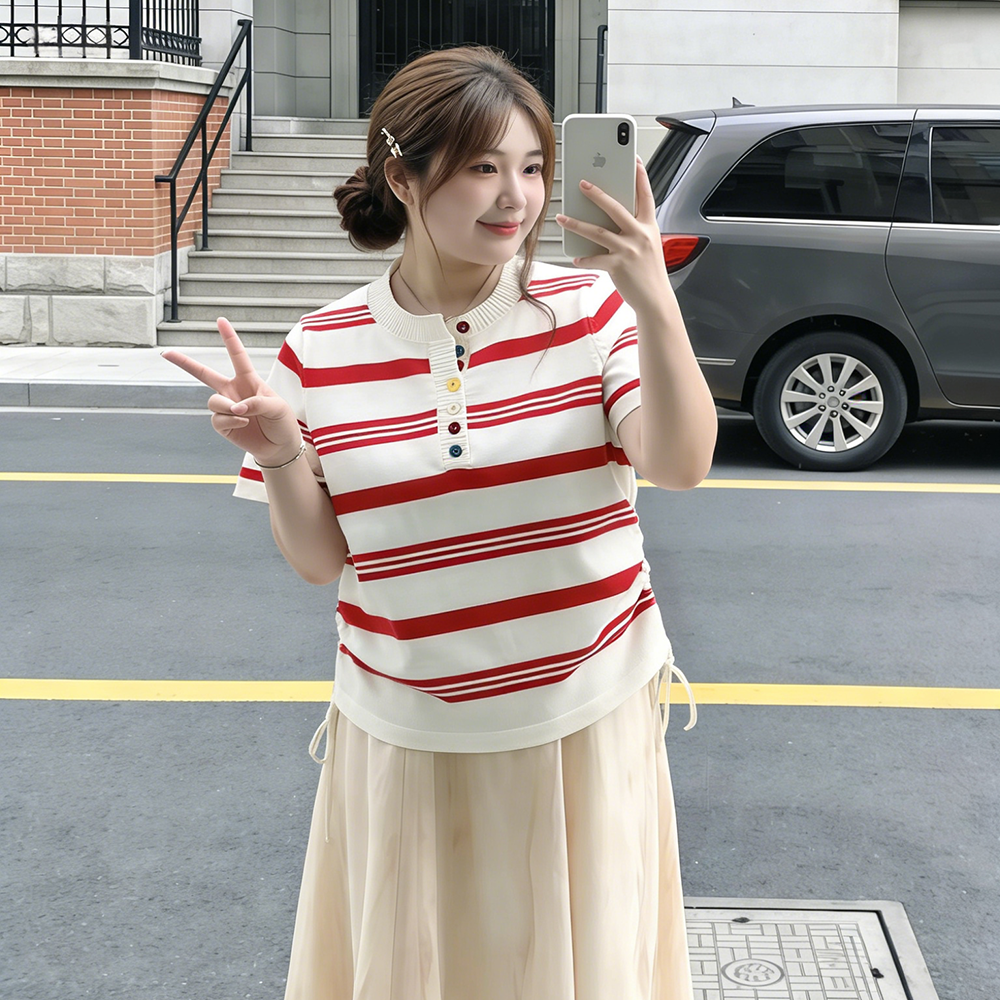 大码女装条纹彩扣套头宽松显瘦不规则上衣2026夏季别致抽绳针织衫