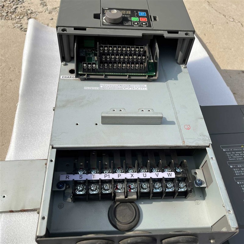 三肯变频器 VM06-0220-N4,22kw/380V,实(仿佛配件)