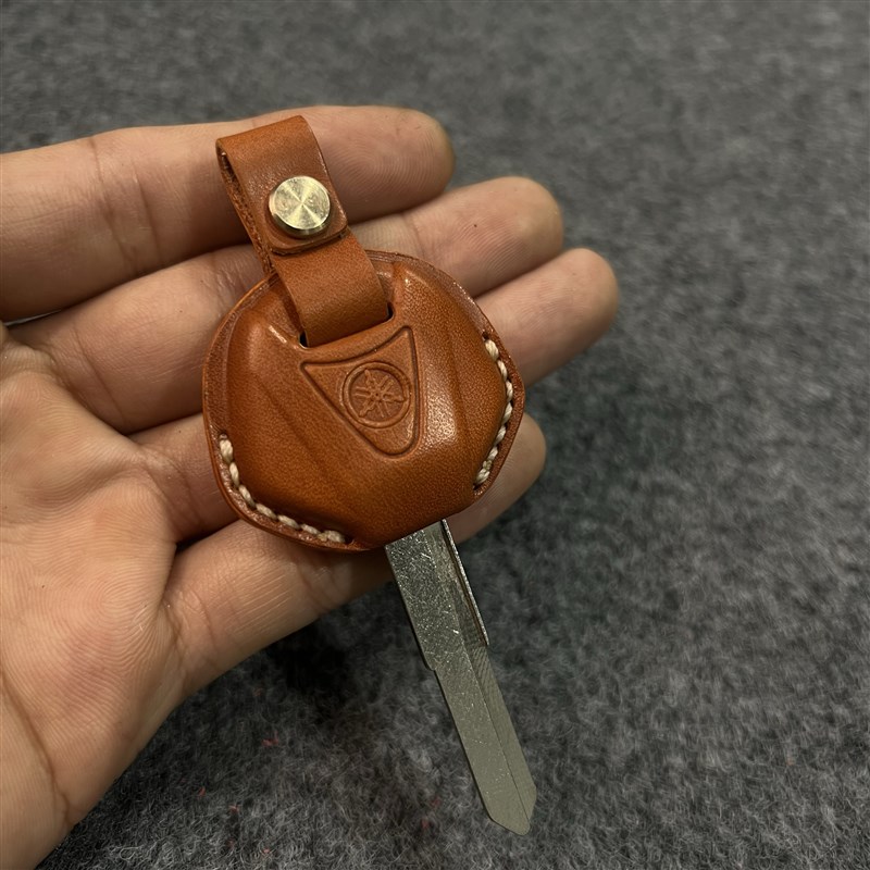 适用于雅马哈摩托车YZFR1 R3 R6 R15 MT03 0O7 09手工牛皮钥匙扣