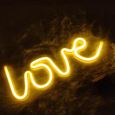 氛围很有感觉的love灯牌发光字母装饰后备箱惊喜户外求婚霓虹灯