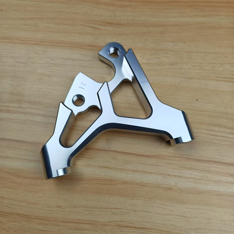 法斯特3b0/31/33减震220大辐射前卡钳转接码电动车改装连接板碟刹