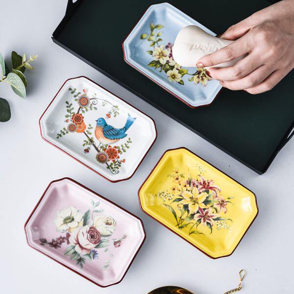 陶瓷沥水肥皂盒家用创意卫生间浴室大号皂架简约欧式香皂盒香皂盘