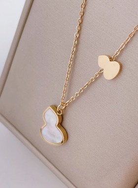 钛钢项链女葫芦吊坠18k玫瑰金气质锁G骨链轻奢锁骨链网红潮流饰品