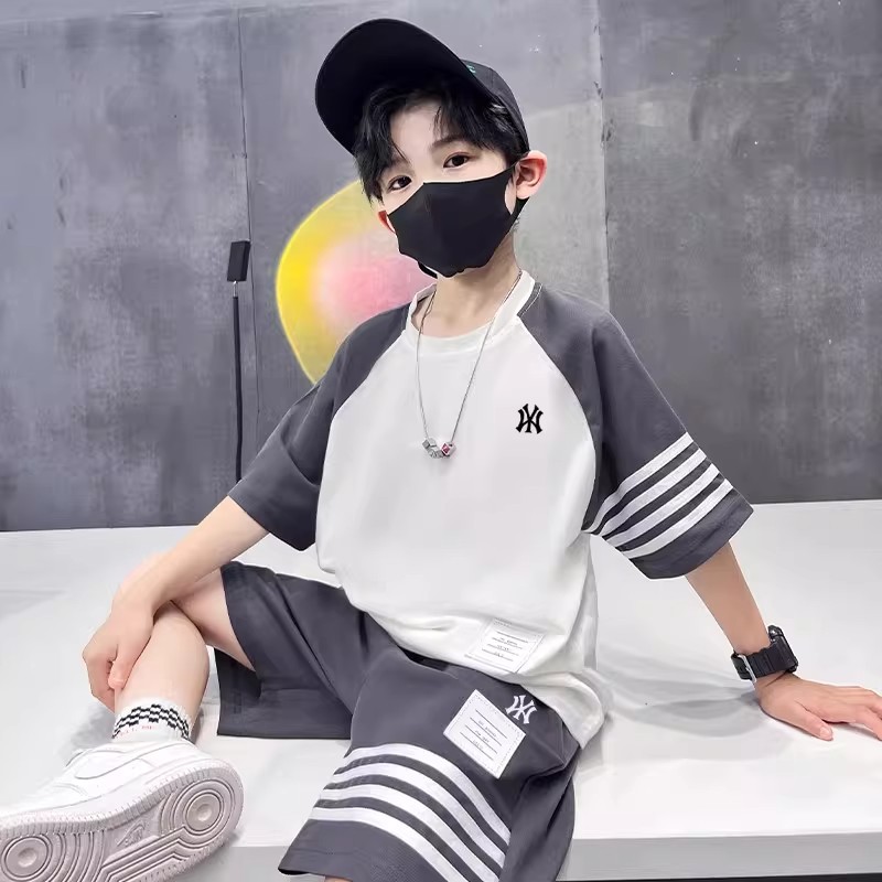 男童夏季薄款短袖运动套装帅气