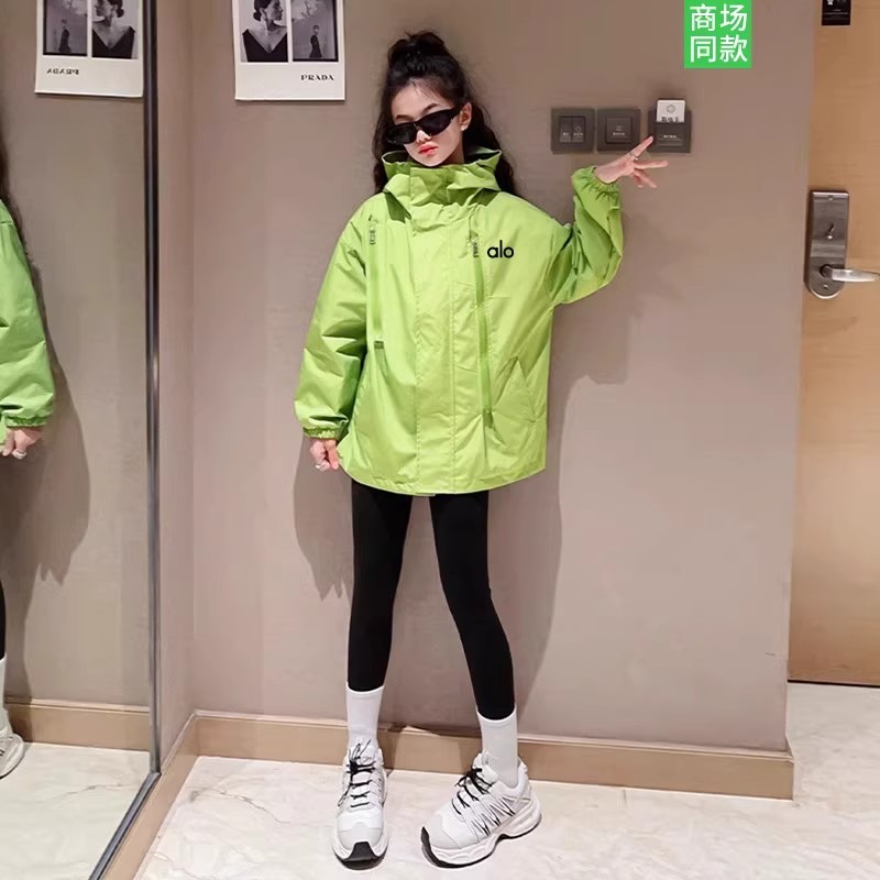 奥莱潮牌女童外套2026秋冬时尚新款中大童户外休闲运动夹棉冲锋衣