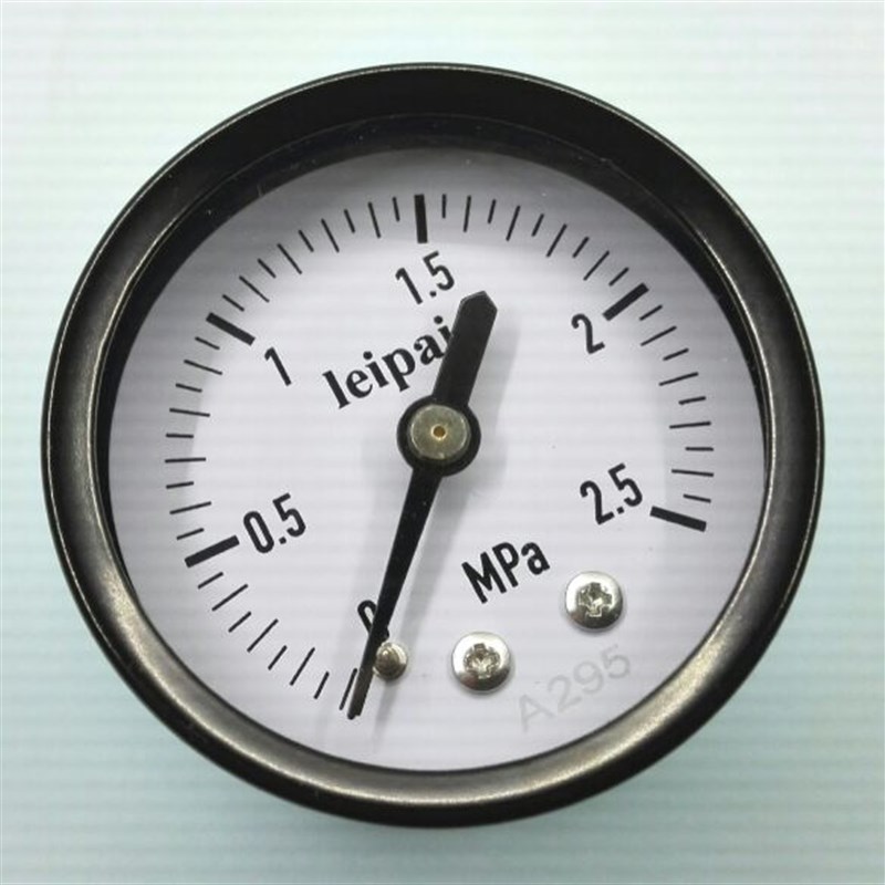 背接式 轴向压力表 y-50z 0-2.5mpa 黑漆外壳50-52mm 铜牙ZG1/4