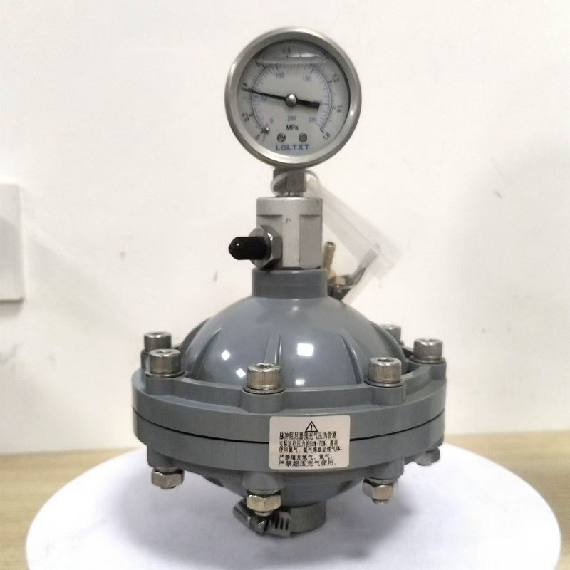 CPVC材质膜片式脉冲阻尼器 DN15/20/25 缓冲器缓冲罐气囊带压力表