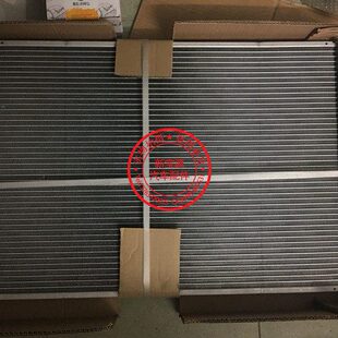 E320 适用于奔驰W211水箱E200 水箱散热器 E300 E280 E230 E260