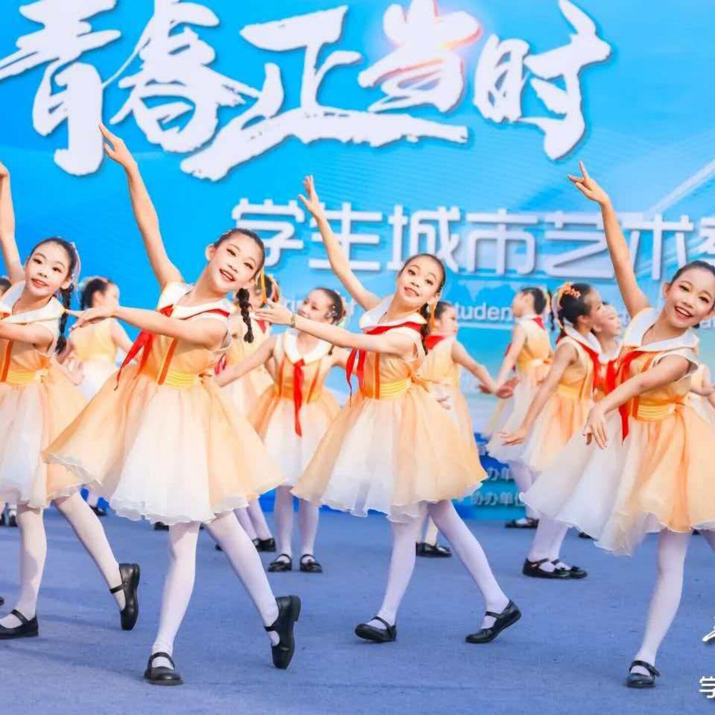 六一儿童大合唱演出服阳光下的我们舞蹈男女童红领巾合唱服