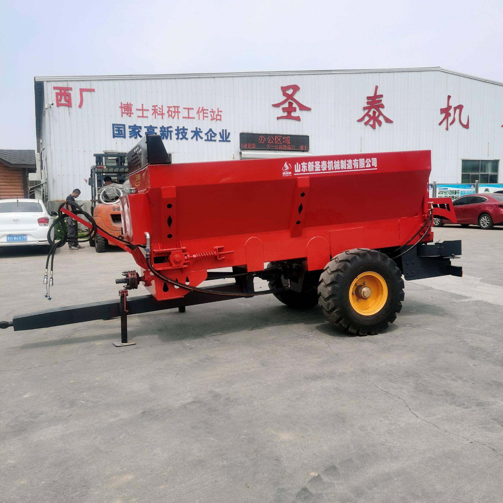 小型撒肥机视频播放有机肥撒肥机视频大型撒肥机厂家
