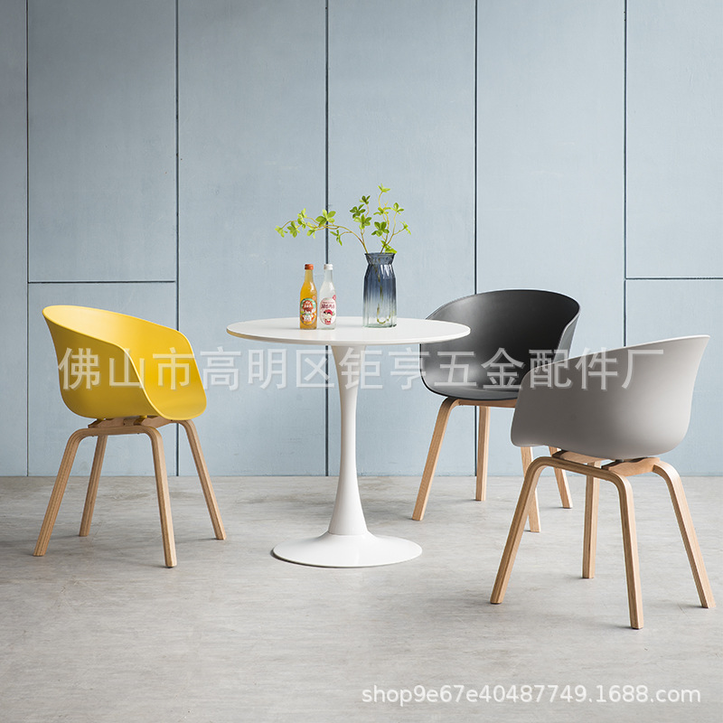 北欧简约大气PP塑料椅 酒店民宿用桌椅 民俗旅馆舒适靠背椅子批发