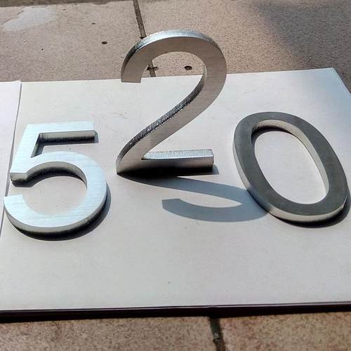 精品拉丝不锈钢实心字定做钛金黄古铜金属立体酒店门牌号数字英文