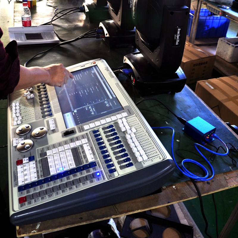 蓝色2路ARTNET舞台灯光网络信号传输控制器3芯输入输出带网络接口