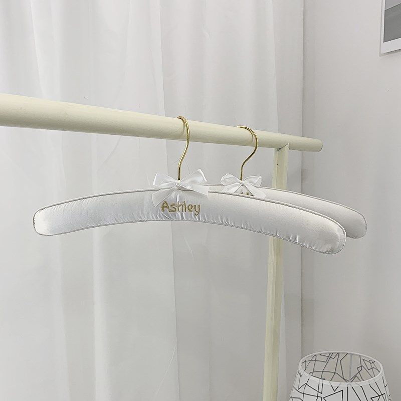 欧式高档色丁布艺衣架白色包布手工衣架无痕防滑衣撑布衣挂,收纳整理,植绒衣架/布衣架,淘宝优惠券,粉丝福利购,淘宝优惠卷