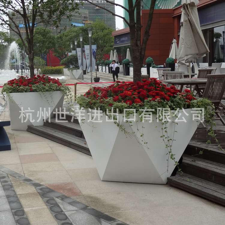 专业供应各种不锈钢花盆烤漆花钵异形 户外花箱304不锈钢花钵