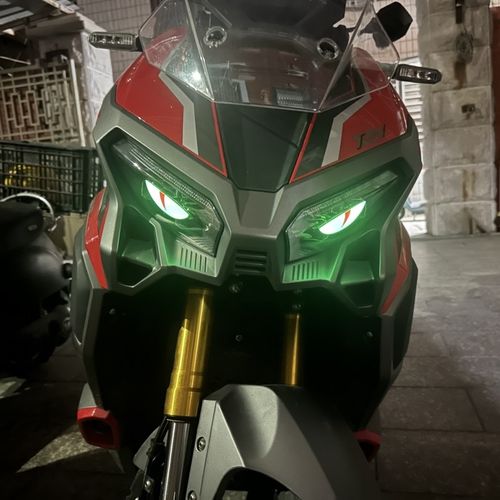 适用于龙嘉XDV250si/xdv300立体夜光猫眼贴纸小恶魔眼睛改装配件