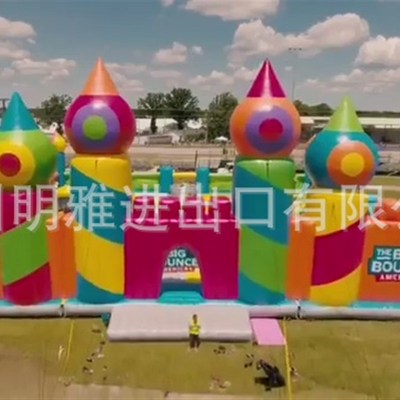大型充气城堡中庭设计蹦床充气滑梯儿童乐园项目Big inflatable