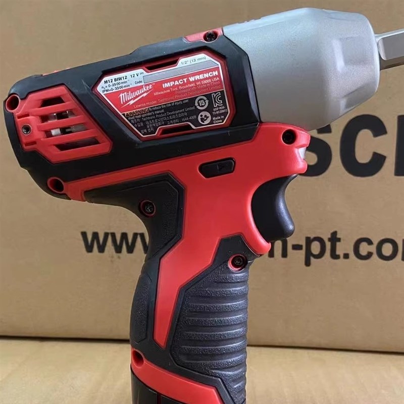 Milwaukee美沃奇M12BIW12-202C充电式12V电动扳手冲击扳手1/2米沃