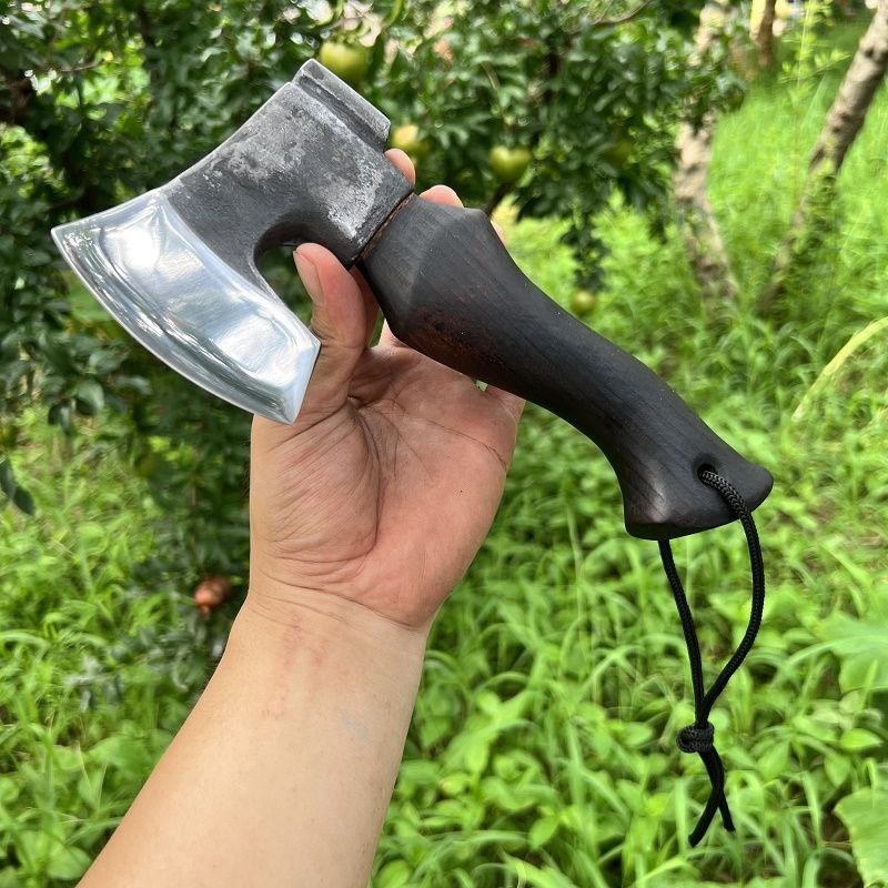 小铁脖斧子救生斧子伐木劈柴多用斧青冈木户外家用65猛钢小斧子