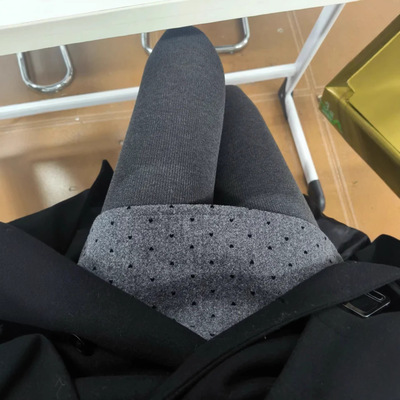 灰色毛呢磨毛波点半身裙a字短裙