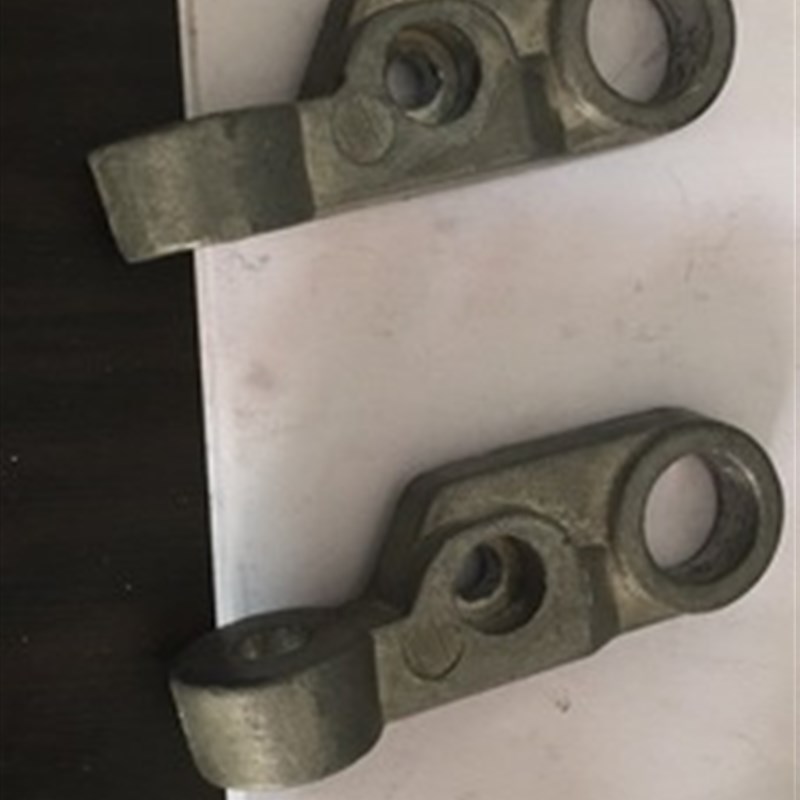 装甲步战车和自行火炮车及坦克车/特殊车辆蓄电池/桩头卡子 脊柱