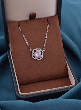 秋冬新品玫瑰花爱k心项链配饰女轻奢小众满钻吊坠锁骨链一件代发