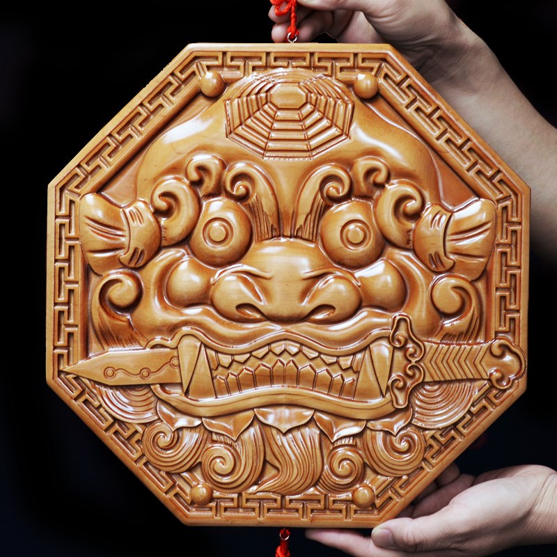 桃木狮咬剑挂件狮子头八卦镜虎头牌兽头睚眦门神摆件门对厕所电梯