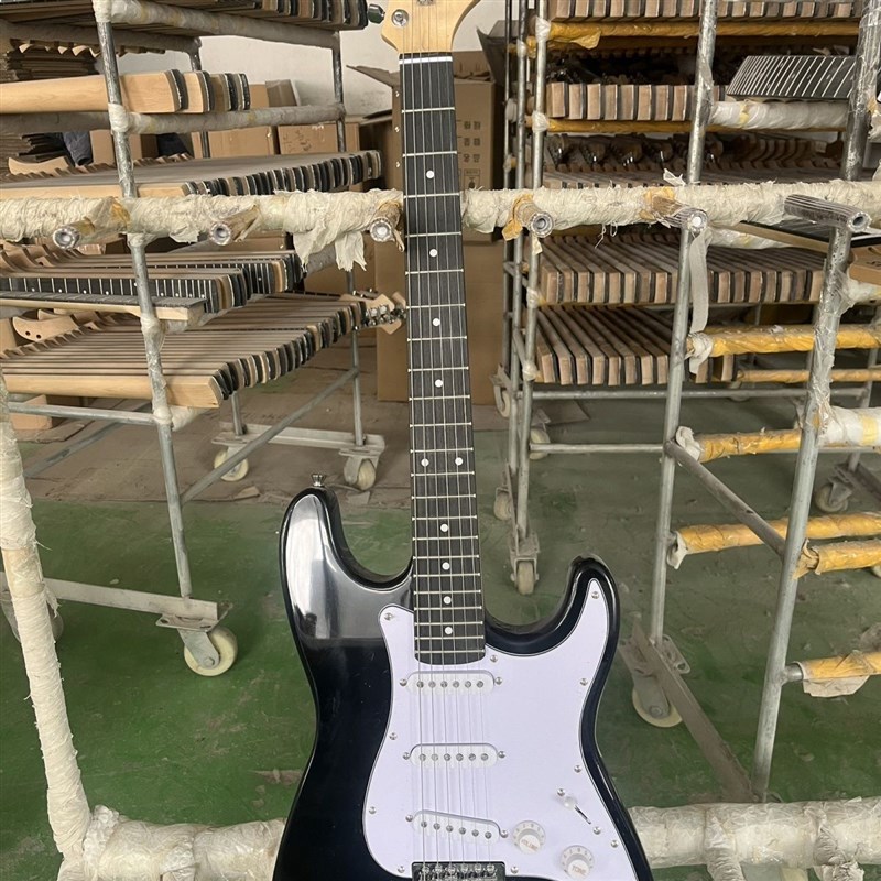 电吉他初学者新款电吉他ST/黄家驹 初学者 电吉他装/