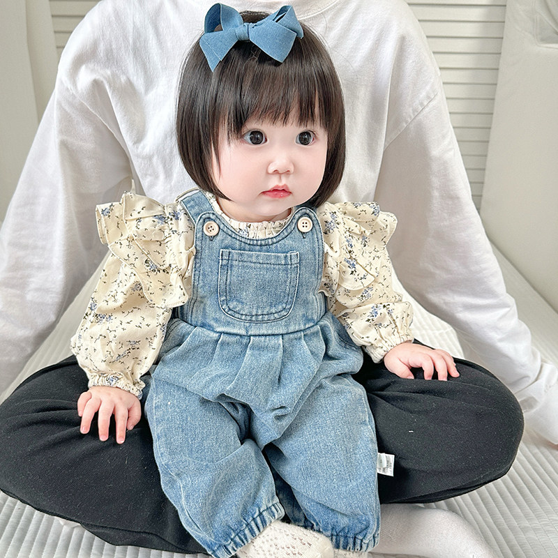 婴儿春装牛仔背带裤两件套女宝宝秋季韩版碎花套装洋气外出连体衣