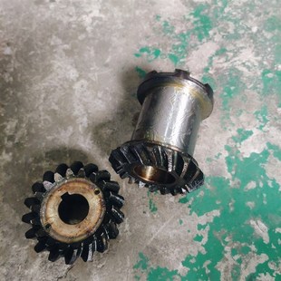 齐齐哈尔二机X6132/X5040铣床螺旋伞齿轮Z18/18长105内孔40七爪