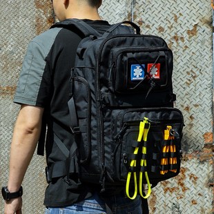 备 大容量40L徒步旅游旅行包多口袋登山装 新款 户外战术双肩包男士