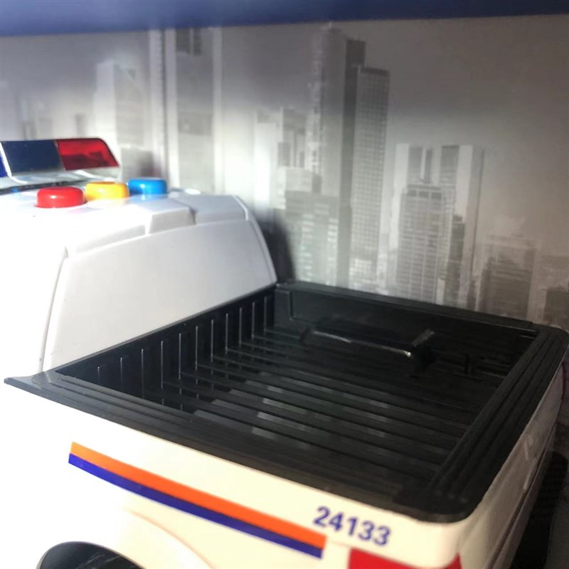 林达玩具车3到6岁男孩儿童越野声光皮卡警车早教讲故事双开门惯性