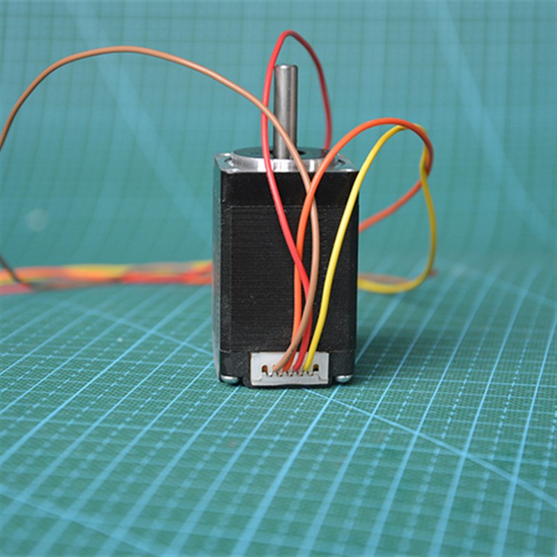 步进电机 NEMA11  机身45mm 步距角1.8 电流1A