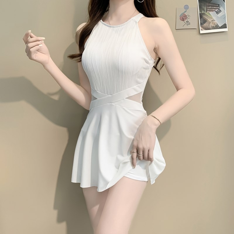 泳衣女夏2024新款挂脖连体遮肉显瘦小胸聚拢P纯欲高级感温泉游泳