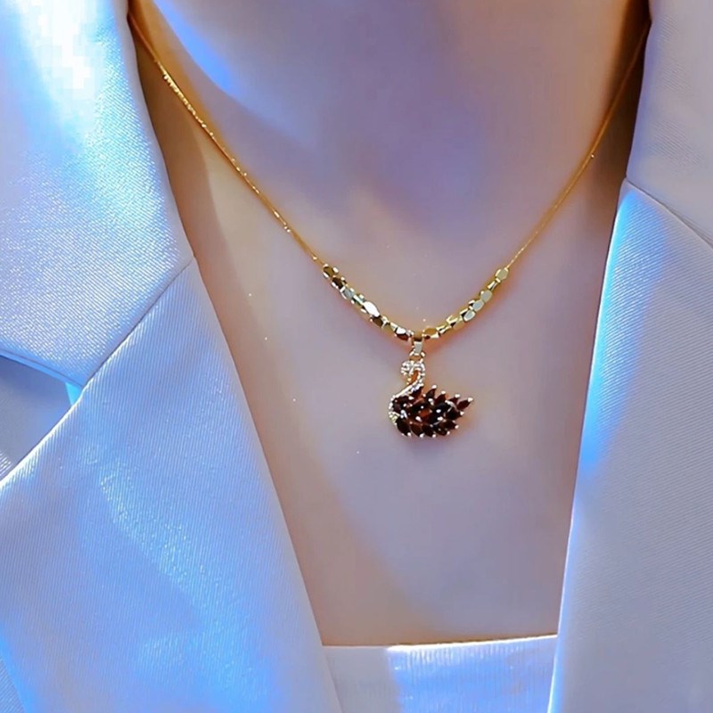 钛钢项链女链珠小方块树叶吊坠x2023新款潮小众简约百搭时尚锁骨