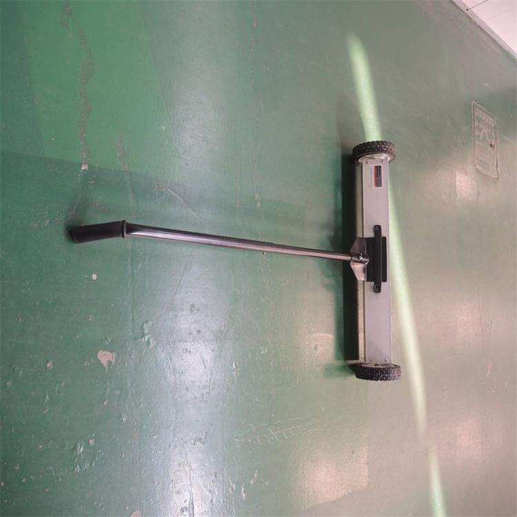 远航起重轻型30英寸地面清道夫行走手推式吸铁车 除铁器 磁性工具