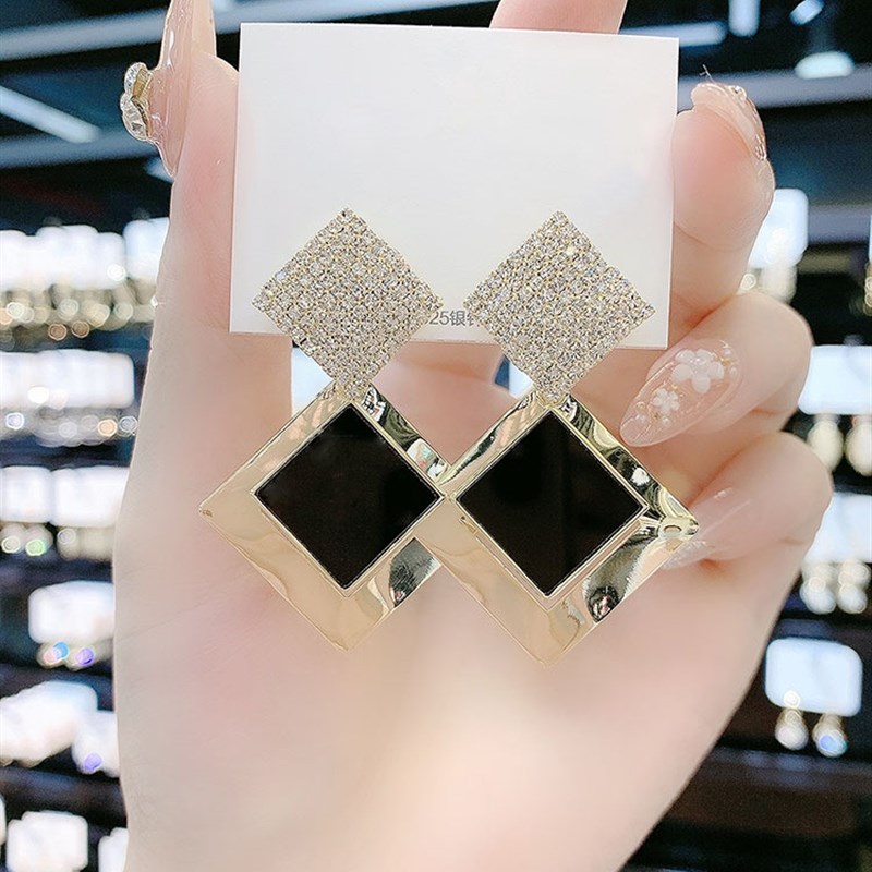 高级感满钻几何菱形耳环2s021年新款时尚气质百搭银针耳坠夸张耳