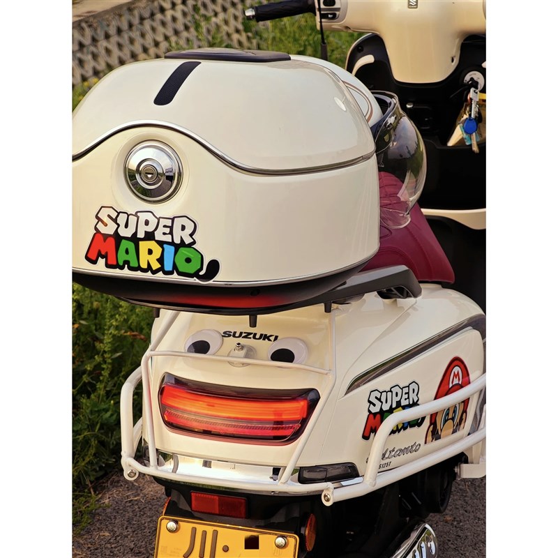 适用铃木us125卡通马里奥贴纸划痕遮挡小配件平安喜乐装饰改装件