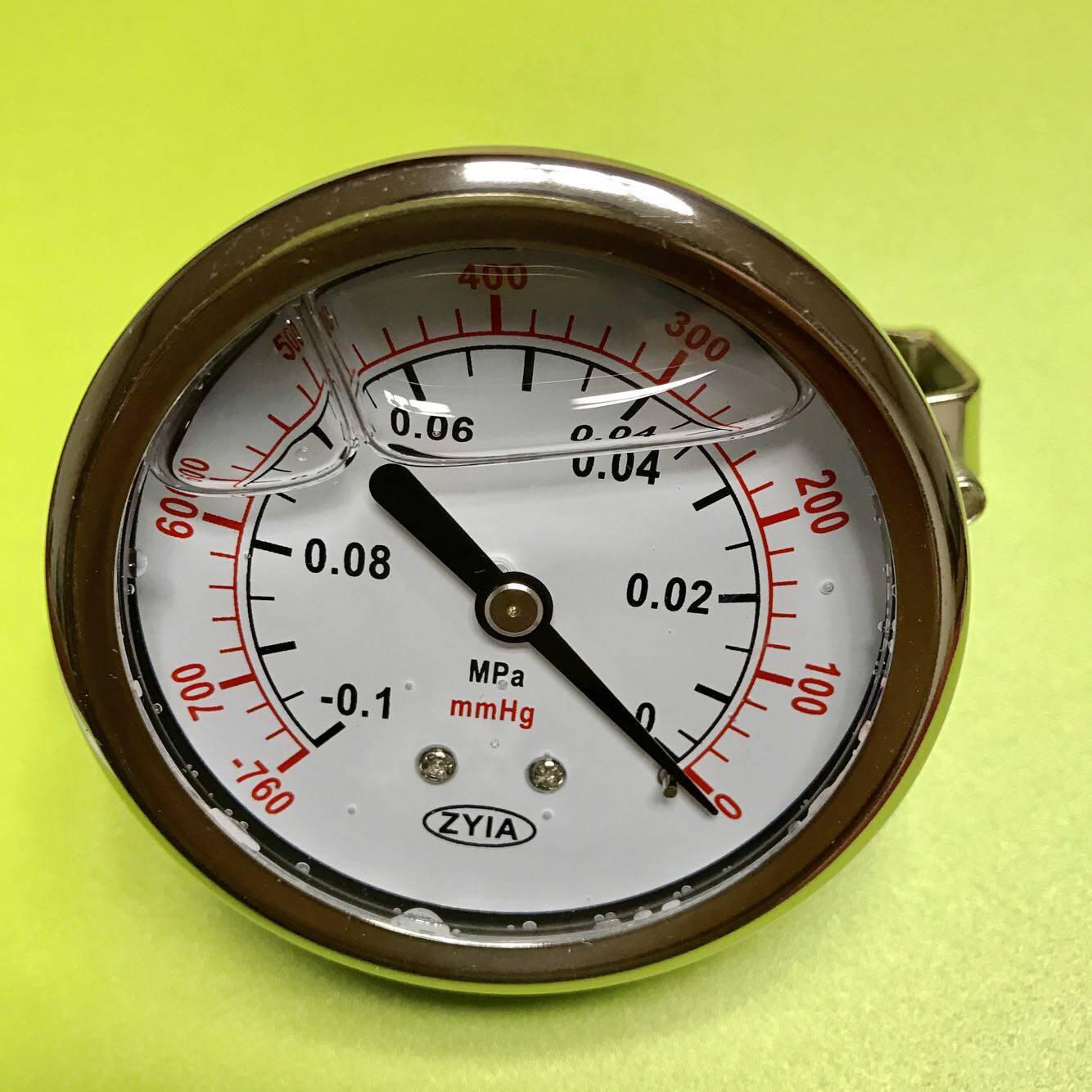 轴向耐震真空表 带安装固定支架 直径63mm -0.1-0mpa -760-0mmhg