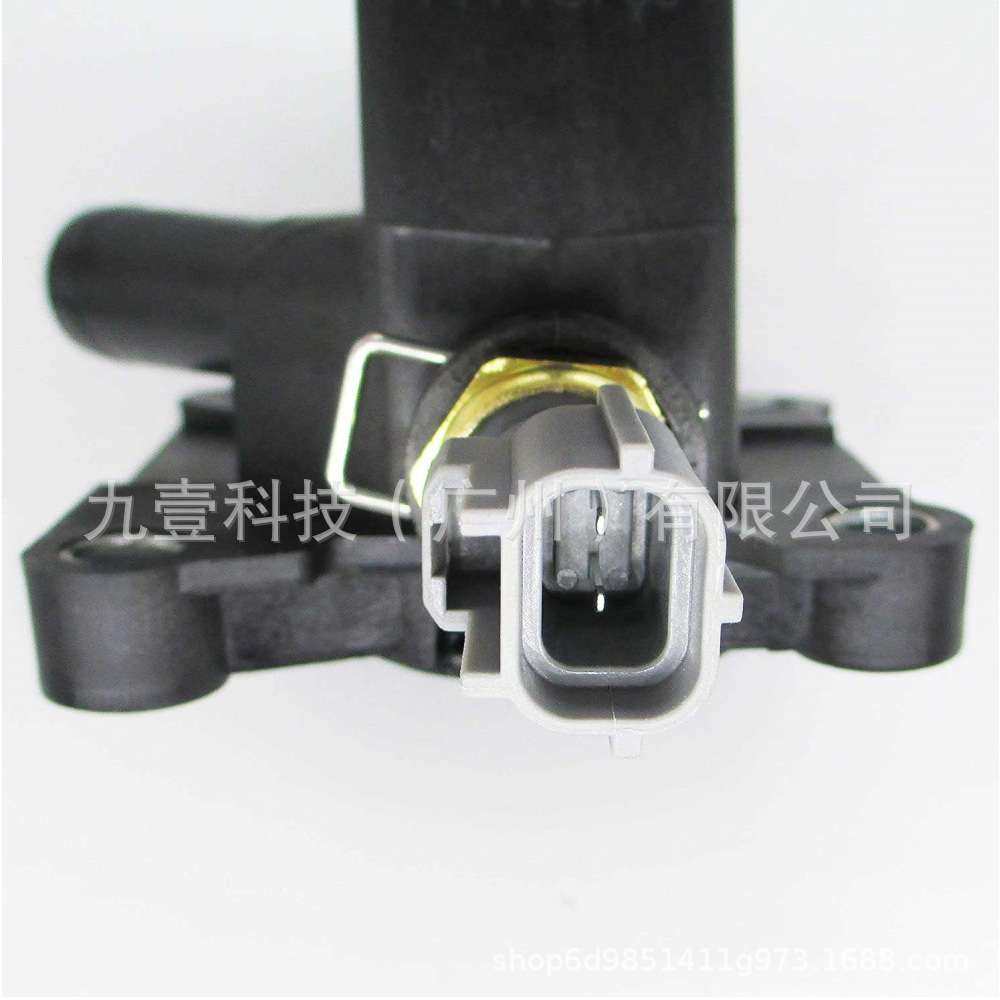 CP9Z8K556B CM5E8K556BB适用12福克斯2.0出水口发动机冷却液