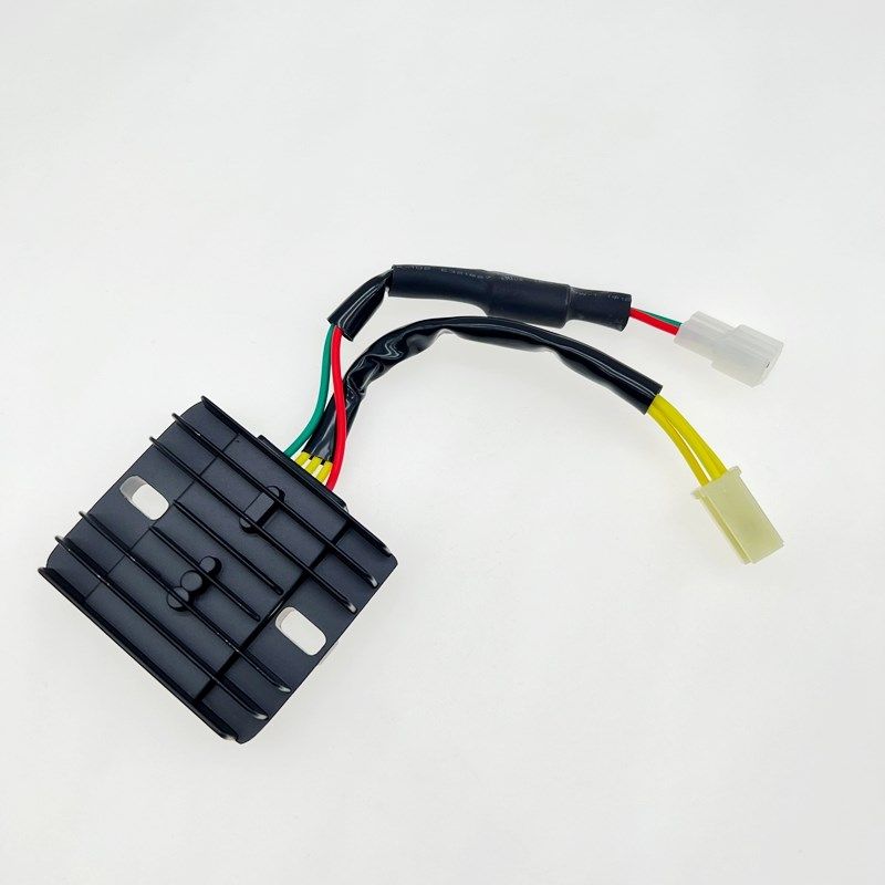 适用三阳XS150T-9巡弋150飞度3/4标致姜戈SF4整流器充电器稳压器