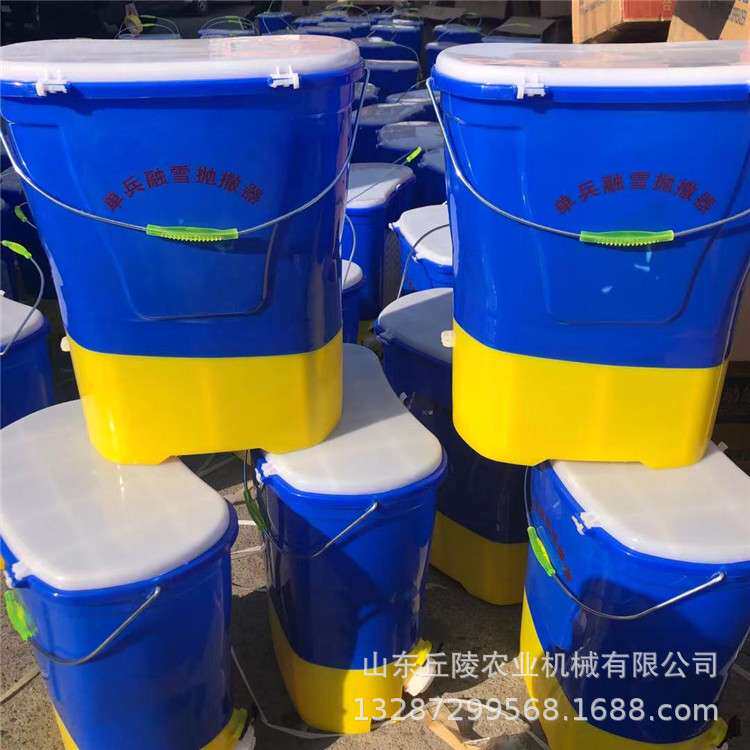 现货电动融雪抛洒器 牧草蔬菜籽撒播机 抛洒均匀效率高鱼塘投饵机