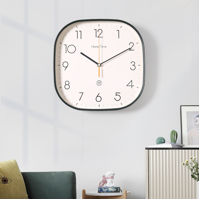 新款2021方形挂钟家用现代简约挂墙客厅时钟石英钟表静音时尚挂表
